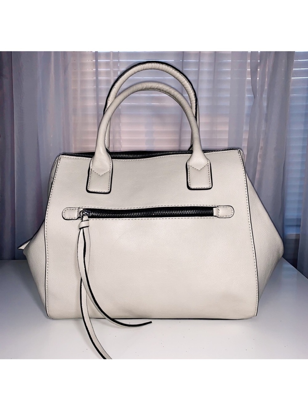🩶NWOT~F21 Zipper Hand/Shoulder Bag